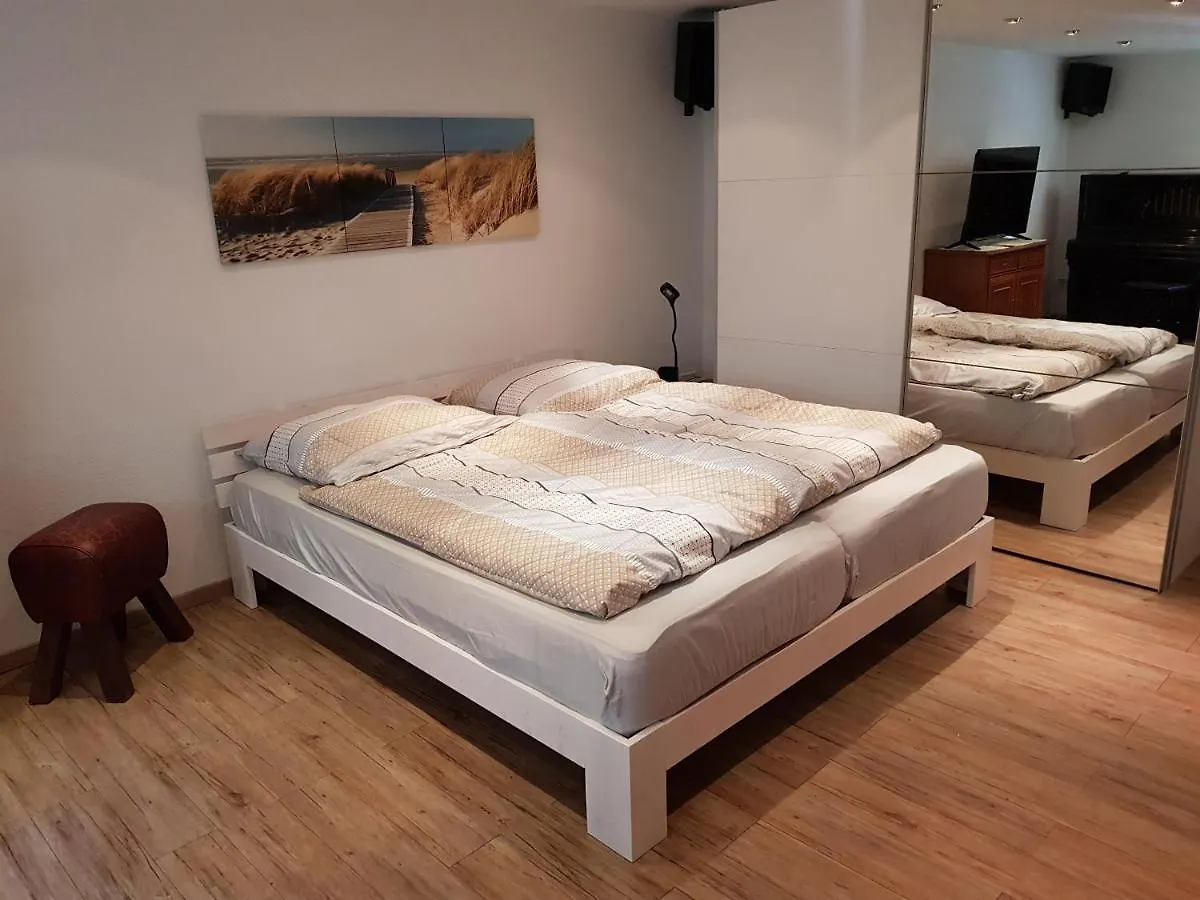 4 Sterne Souterrain Apartment Alt-Mariendorf Berlin