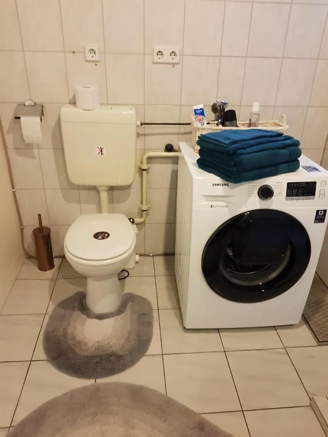 4 Sterne Souterrain Apartment Alt-Mariendorf Berlin