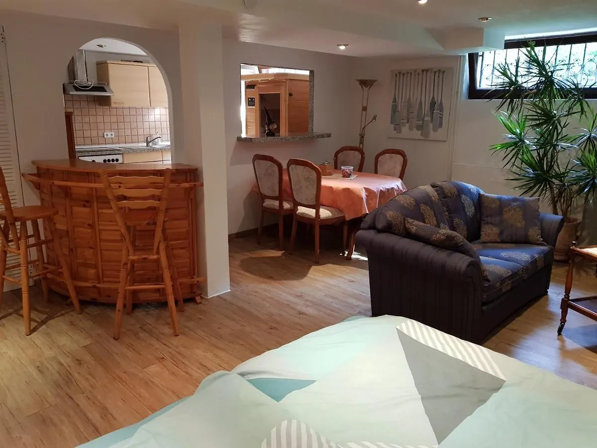 4 Sterne Souterrain Apartment Alt-Mariendorf Berlin